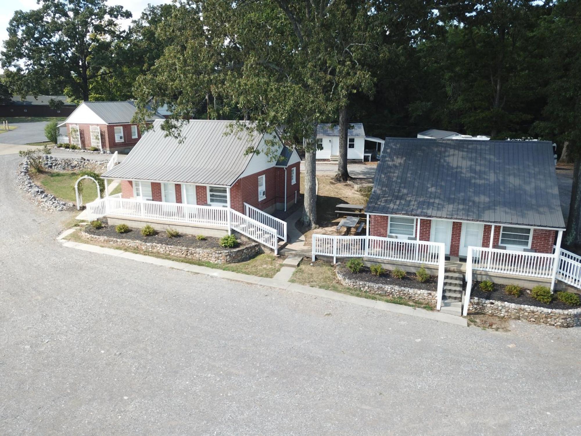 Early American Motel Aurora Esterno foto